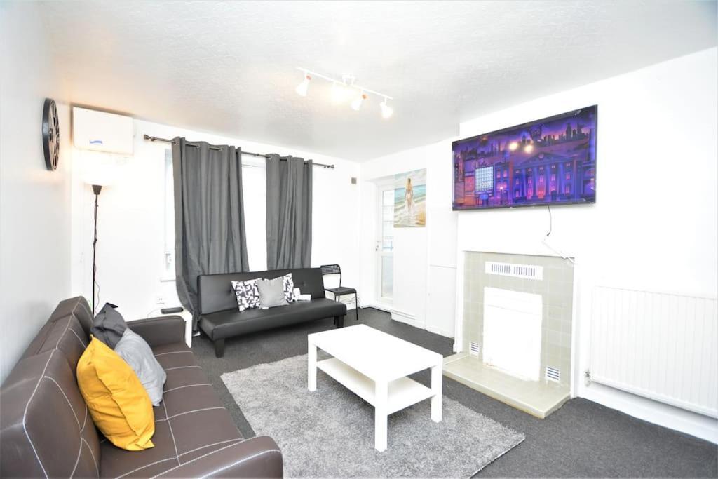 Zone2 Classic 3 Bedroom Apartment